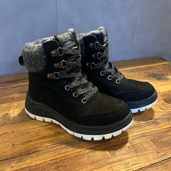 Roxy girls Karmel lace up boots - Picture 1 of 11